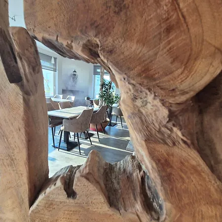 Отель Cit'hotel La Julia Агон-Кутенвиль