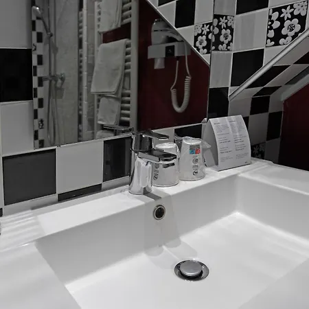 Cit'hotel La Julia Hotel