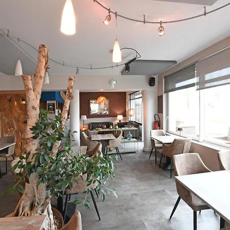 Cit'hotel La Julia 3* Агон-Кутенвиль