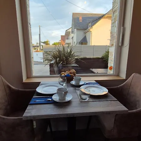 Cit'hotel La Julia Агон-Кутенвиль