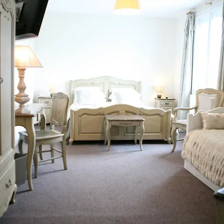 Отель Cit'hotel La Julia 3*