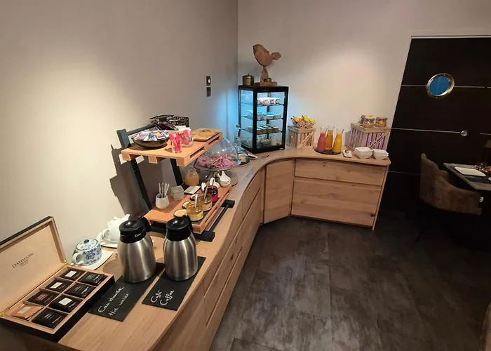 Отель Cit'hotel La Julia