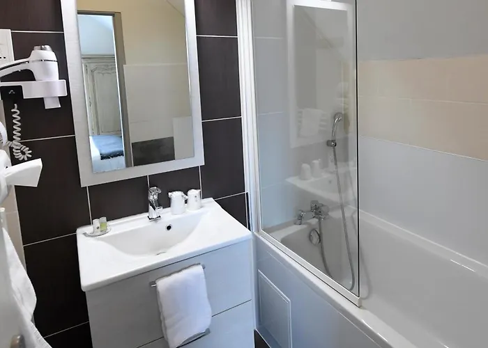 Отель Cit'hotel La Julia 3*