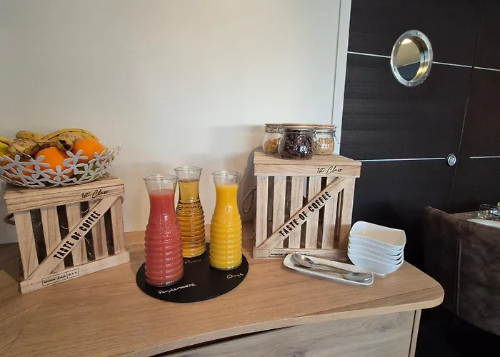 Отель Cit'hotel La Julia Агон-Кутенвиль