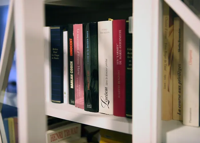 Cit'hotel La Julia Отель Агон-Кутенвиль