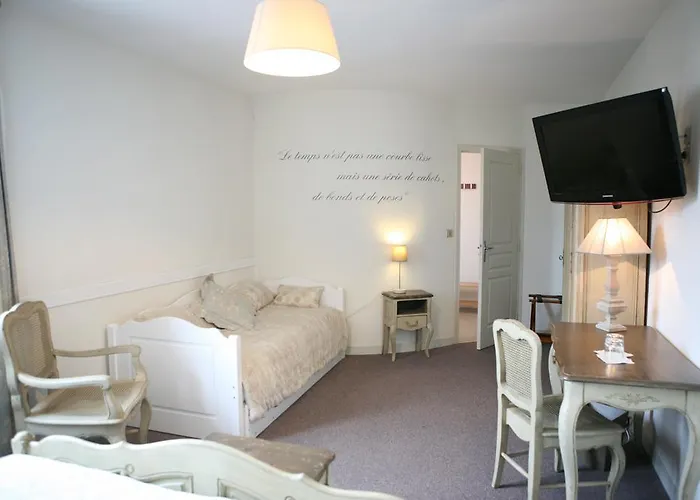 Отель Cit'hotel La Julia 3*