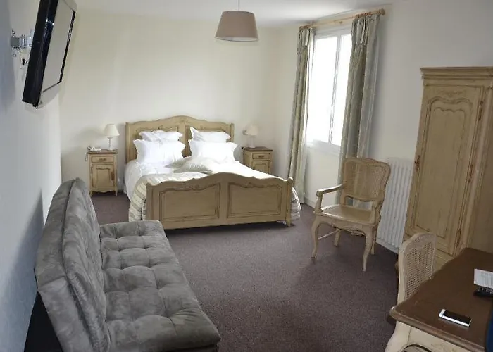 Отель Cit'hotel La Julia