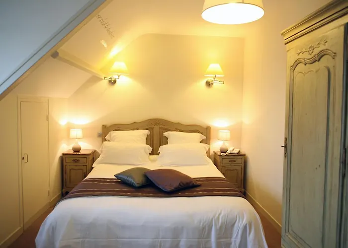 Отель Cit'hotel La Julia 3*